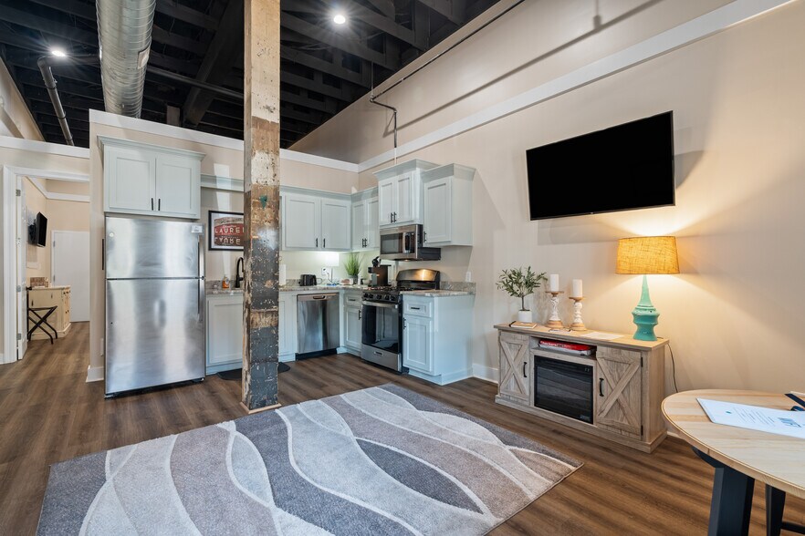 More Photos Of 531 Central Ave, Laurel Flex For Sale