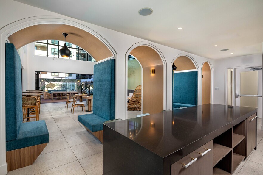 More Photos Of 1340 S Hill St, Los Angeles Apartments For Lease