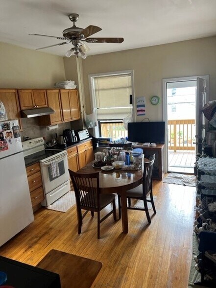 More Photos Of 4152 W North Ave, Chicago Storefront Retail Residential For Lease