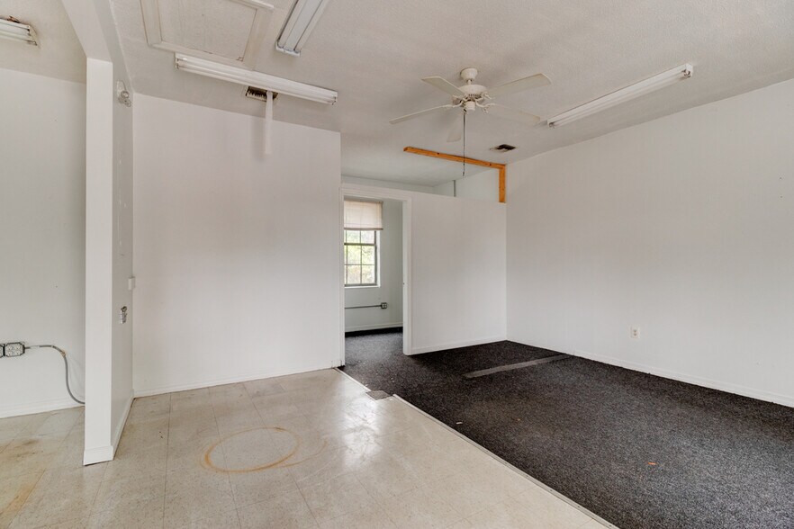More Photos Of 2820 Howland Blvd, Deltona Storefront Retail Office For Sale