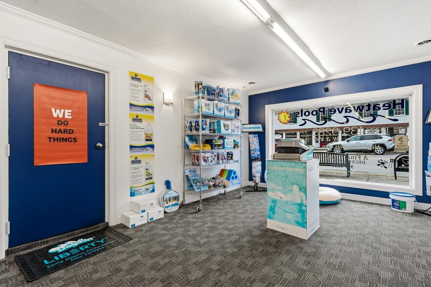 More Photos Of 10 W Franklin St, Bellbrook Storefront Retail Office For Lease