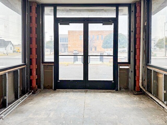 More Photos Of 201 E Illinois Ave, Midland Office For Sale