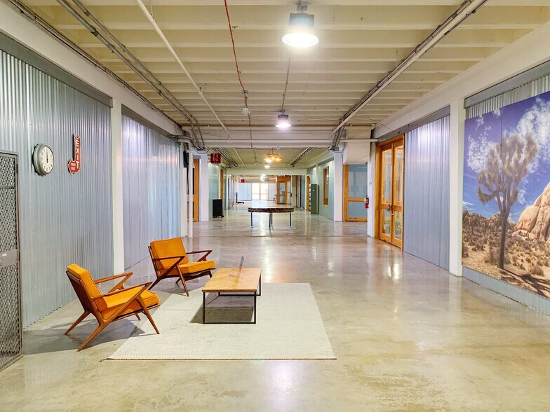 More Photos Of 816 Camaron St, San Antonio Office For Sale