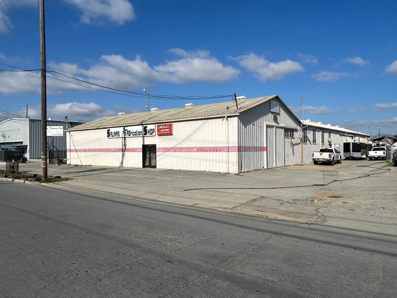 More Photos Of 1061 Terven Ave, Salinas Warehouse For Sale