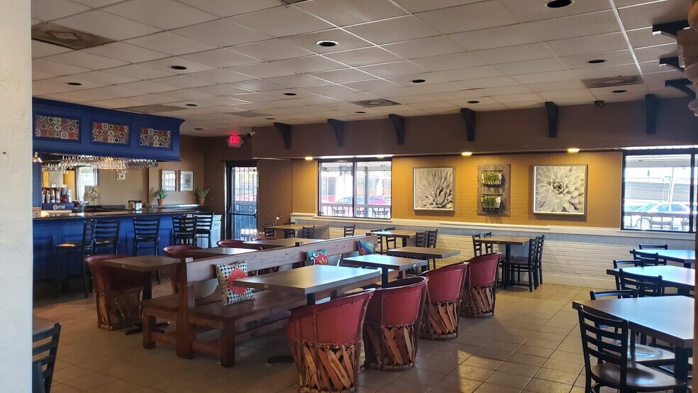 More Photos Of 9902 Gulf Fwy, Houston Restaurant For Sale