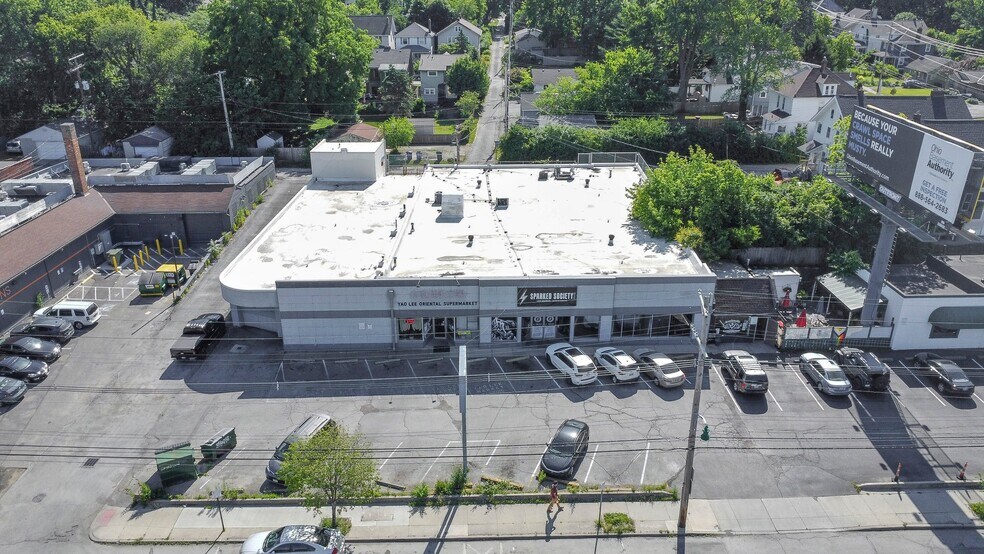 More Photos Of 2840-2848 N High St, Columbus General Retail For Sale