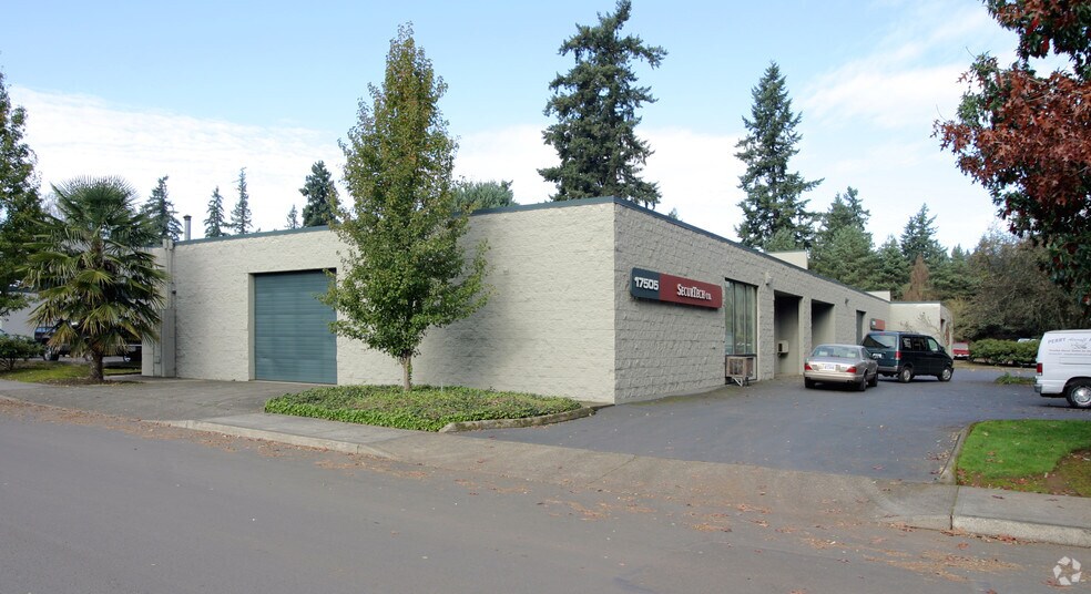 More Photos Of 17425-17505 SW Pilkington Rd, Lake Oswego Warehouse For Lease