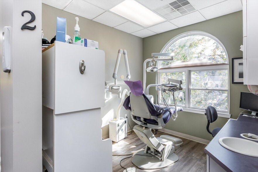 More Photos Of 504 Hamburg Tpke, Wayne Medical For Sale