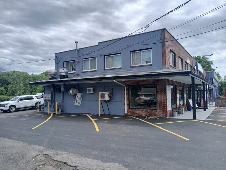 More Photos Of 1217 Queen St, Southington Unknown For Lease