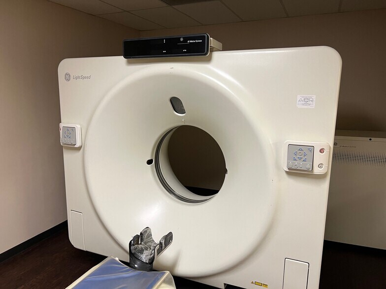 More Photos Of 11110 E I-10 Fwy, Houston Office For Sale