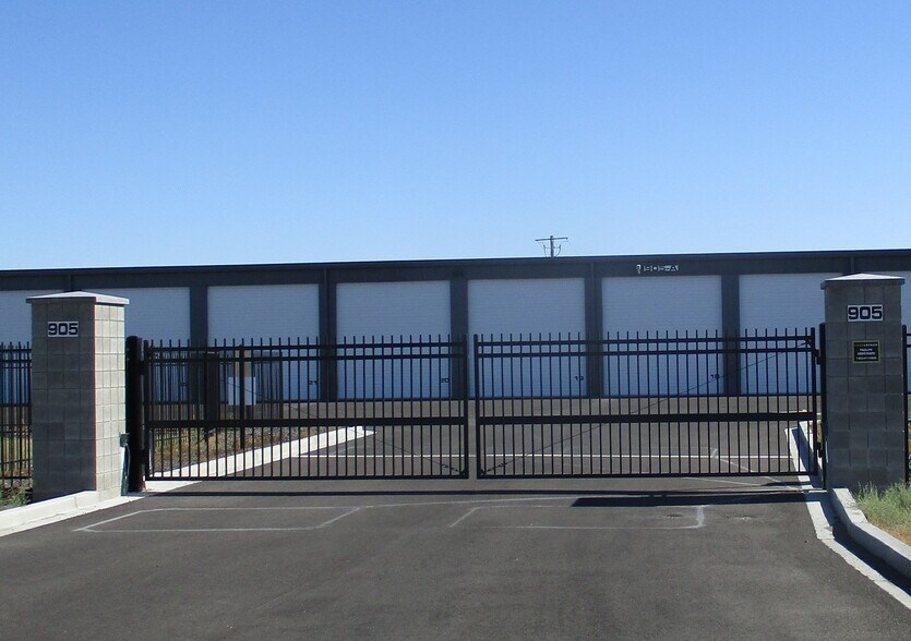 Primary Photo Of 903 Curie St, Richland Self Storage For Sale