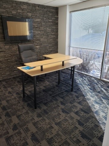 More Photos Of 3620 29th St NE, Calgary Warehouse For Lease