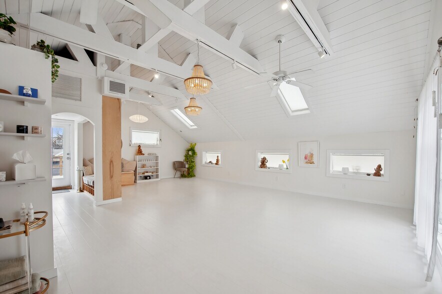 More Photos Of 51 Division St, Sag Harbor Fast Food For Lease