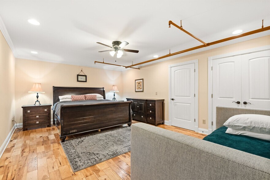 More Photos Of 214 3rd Ave N, Nashville Apartments For Sale