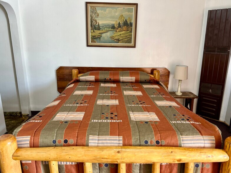 More Photos Of 408 Park St, Thermopolis Hotel For Sale