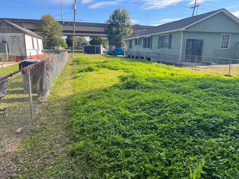 More Photos Of 921 Westbank expy, Gretna Land For Sale