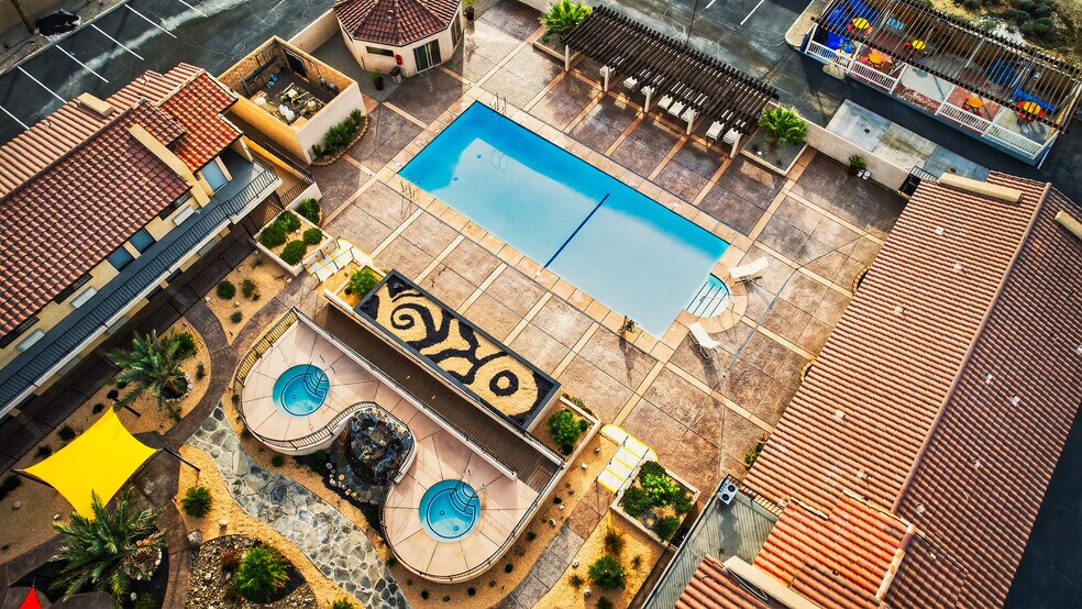 More Photos Of 67485 Hacienda Ave, Desert Hot Springs Hotel For Sale