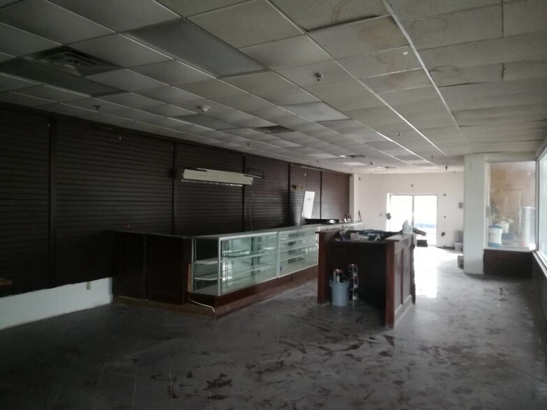 More Photos Of 693 Peninsula Blvd, Hempstead Auto Repair For Sale