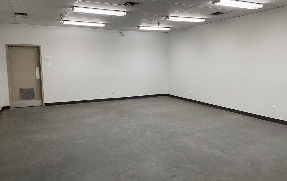 More Photos Of 1605 Caribou St E, Moose Jaw Industrial For Sale