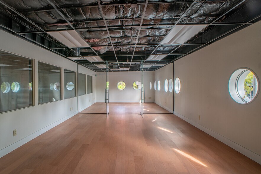 More Photos Of 1113 Del Paso Blvd, Sacramento Warehouse For Sale