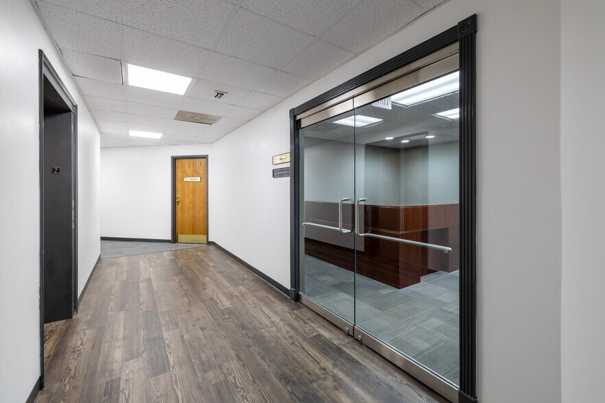 More Photos Of 7400 Baymeadows Way, Jacksonville Office For Lease