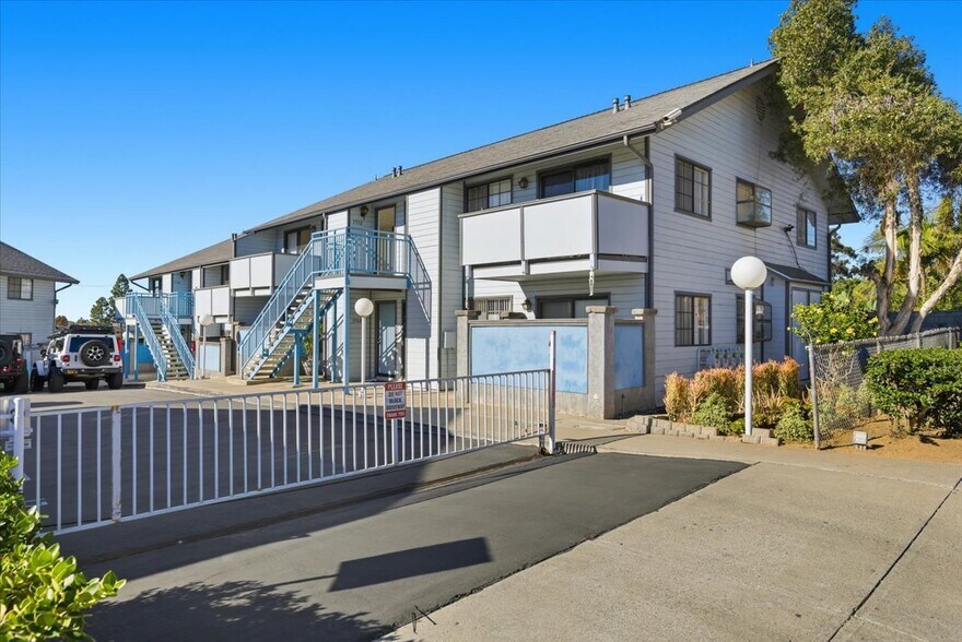 More Photos Of 1470-1530 27th St, San Diego Apartments For Sale