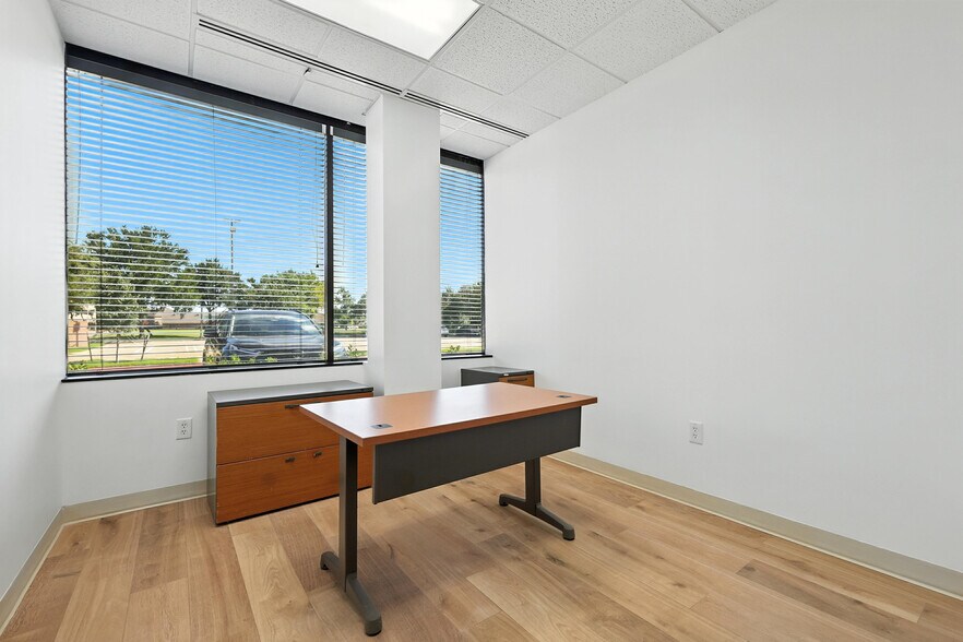 More Photos Of 1100 W Campbell Rd, Richardson Office For Sale