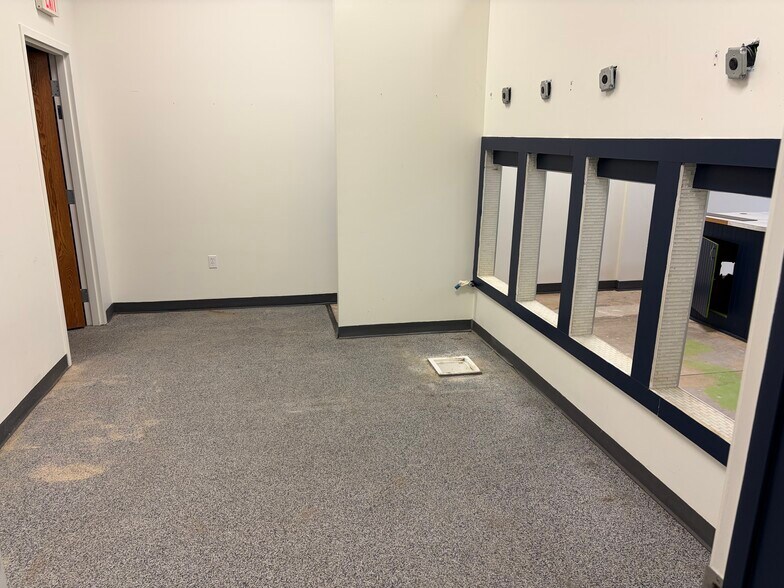 More Photos Of 6450 100th St SE, Caledonia Storefront Retail Office For Lease