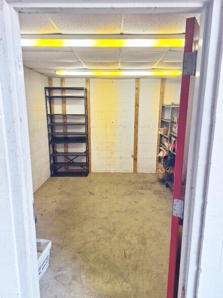 More Photos Of 1170 US Highway 45, Henderson Light Manufacturing For Sale