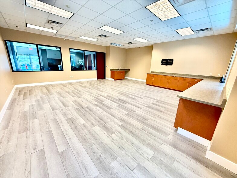 More Photos Of 15255 N 40th St, Phoenix Medical For Sale