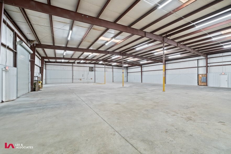 More Photos Of 121 Holt Industrial Cir, Acworth Warehouse For Sale