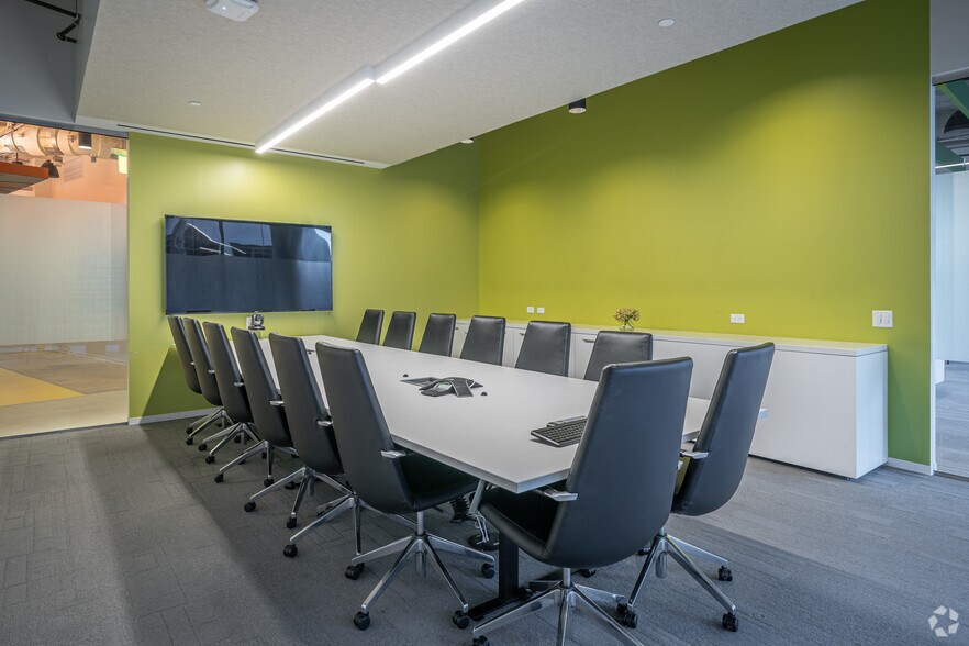 More Photos Of 2101 CityWest Blvd, Houston Office For Lease