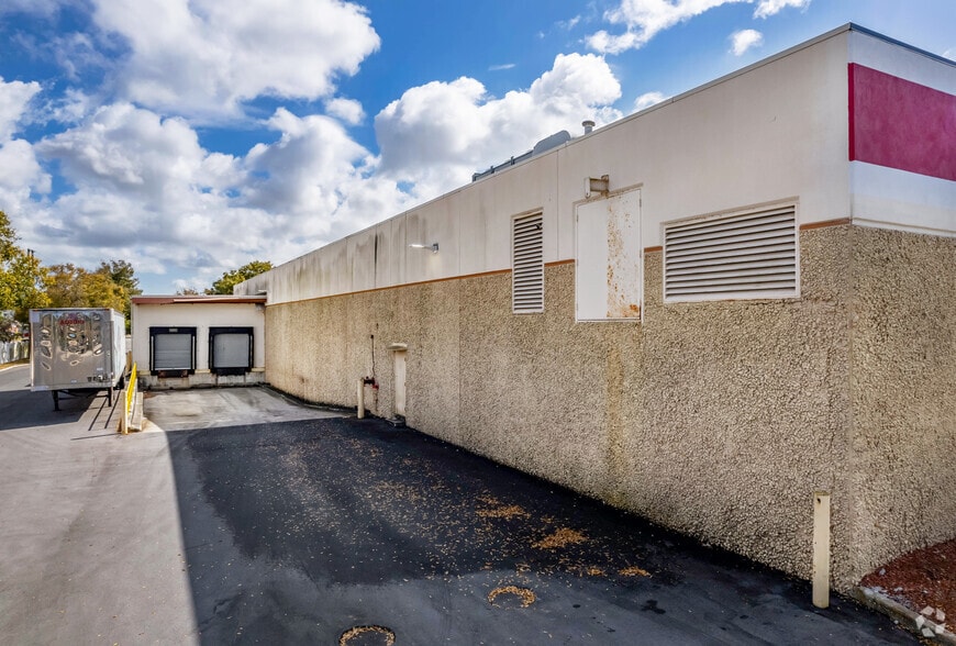 More Photos Of 2460 E Bay Dr, Largo Supermarket For Sale