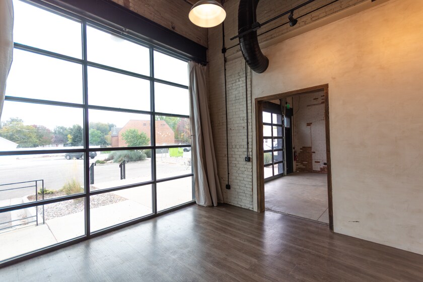 More Photos Of 301 Main St, Windsor Restaurant For Lease