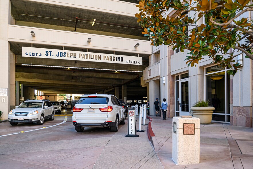 More Photos Of 1140 W La Veta Ave, Orange Medical For Lease