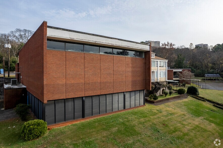 Primary Photo Of 301 21st Ave S, Birmingham Schools For Sale