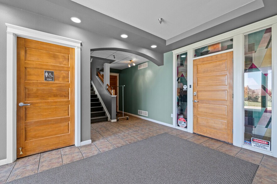 More Photos Of 7102 La Vista Pl, Niwot Medical For Sale