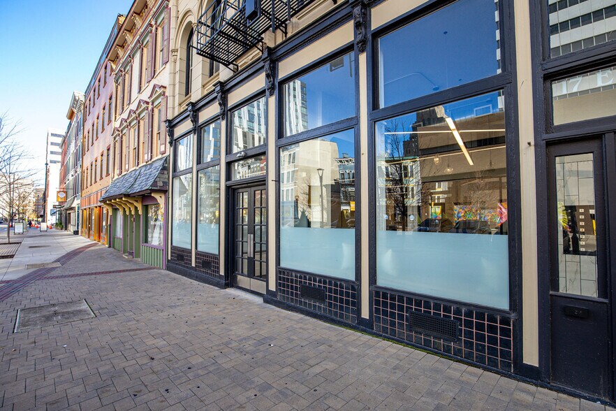 More Photos Of 17-19 E Court St, Cincinnati Apartments For Lease