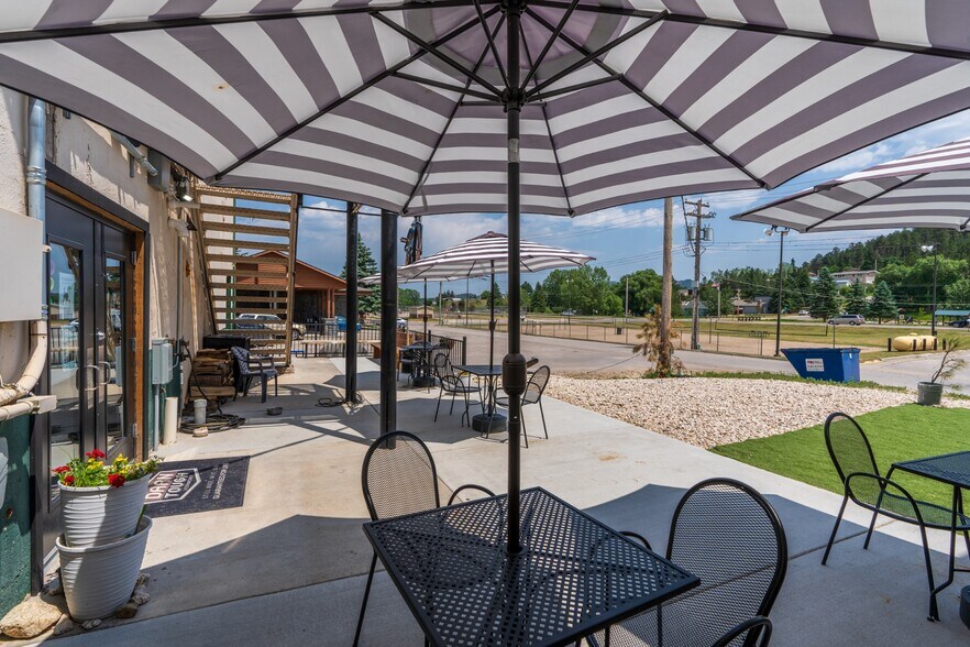 More Photos Of 632 Mount Rushmore Rd, Custer Specialty For Sale