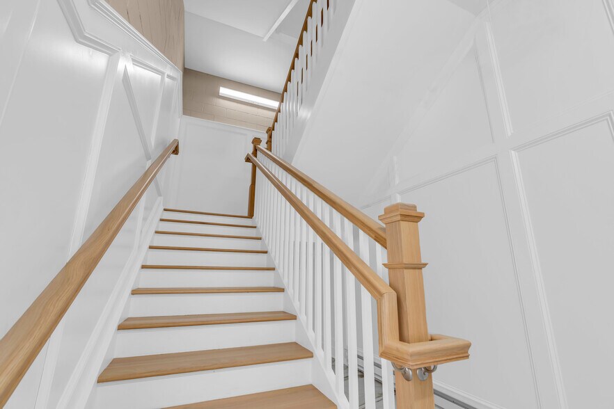 More Photos Of 33 Union Ave, Manasquan Apartments For Sale