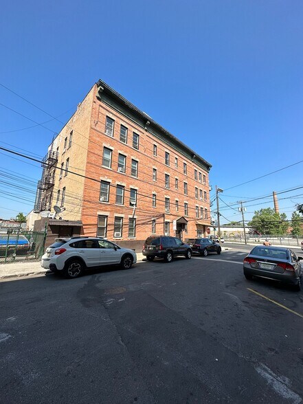 More Photos Of 672 Grand St, Jersey City Apartments For Sale