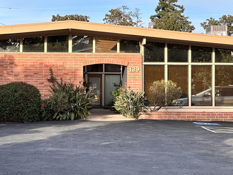 Primary Photo Of 139 Arch St, Redwood City Medical For Lease