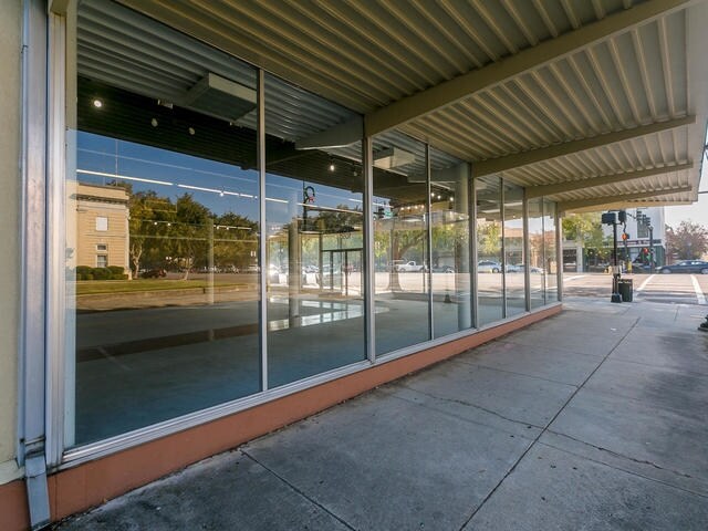 More Photos Of 1051 Broad St, Augusta Storefront For Sale