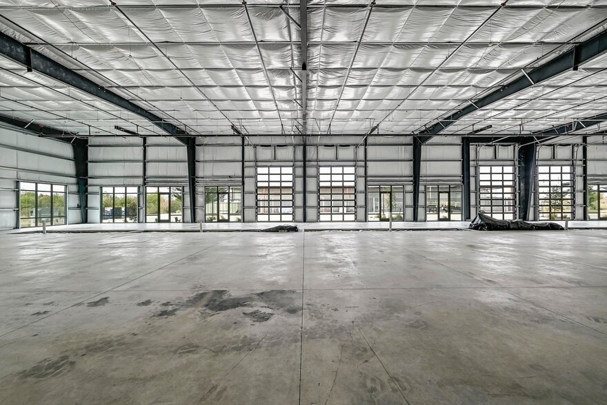 More Photos Of 300 Co 199 rd, Hutto Flex For Lease