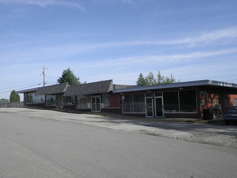 More Photos Of 3 W Hempfield Dr, Irwin Medical For Lease