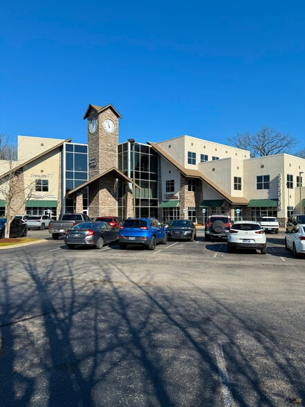 More Photos Of 3310 Aspen Grove Dr, Franklin Medical For Lease