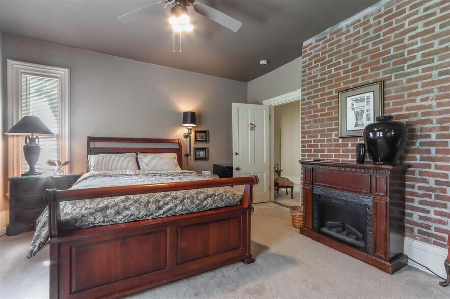More Photos Of E3192 Apple Tree Ln, Waupaca Hospitality For Sale
