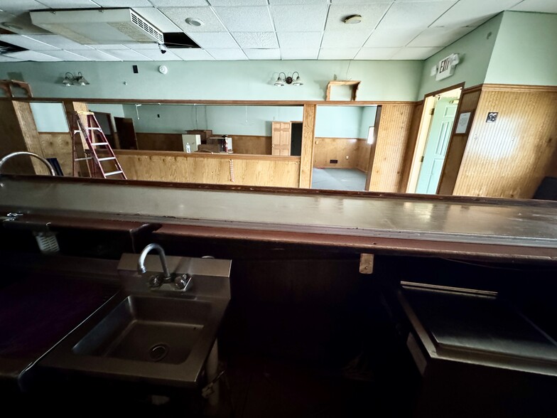 More Photos Of 2321 N Michigan Ave, Saginaw Flex For Sale