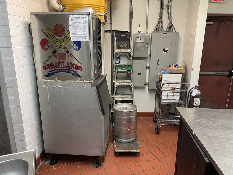 More Photos Of 42882 Truro Parish Dr, Ashburn Storefront For Sale