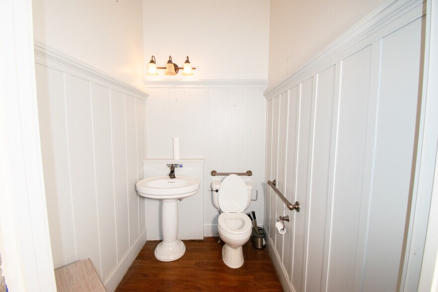 More Photos Of 3911 Rush Mendon Rd, Mendon Storefront Retail Residential For Lease